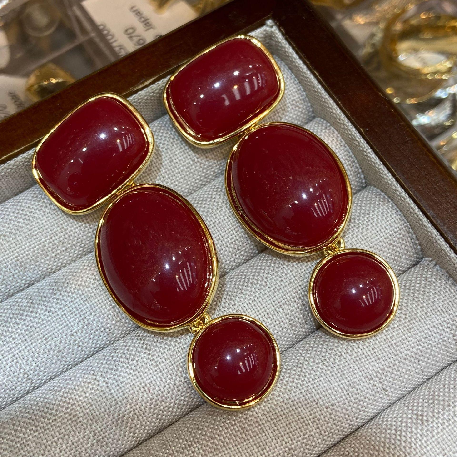 Medieval Vintaged Retro Temperament Red Resin Square Geometric Exaggerated Pendant Earrings Women