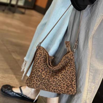 Vintage High-End Trend Messenger Bag Cool Babes Leopard Print Style Niche Design Soft Leather Underarm Bag