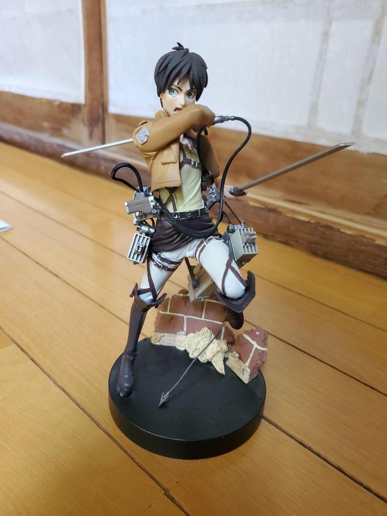 [USED] Attack On Titan Eren Yeager Figure