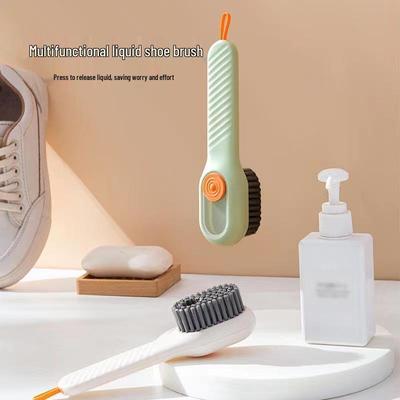 Brosse de Nettoyage pour Chaussures à Action Pression et Poils Doux - Polyvalente, Douce pour les Chaussures, Distributeur de Liquide Intégré, Outil de Lessive pour la Maison.