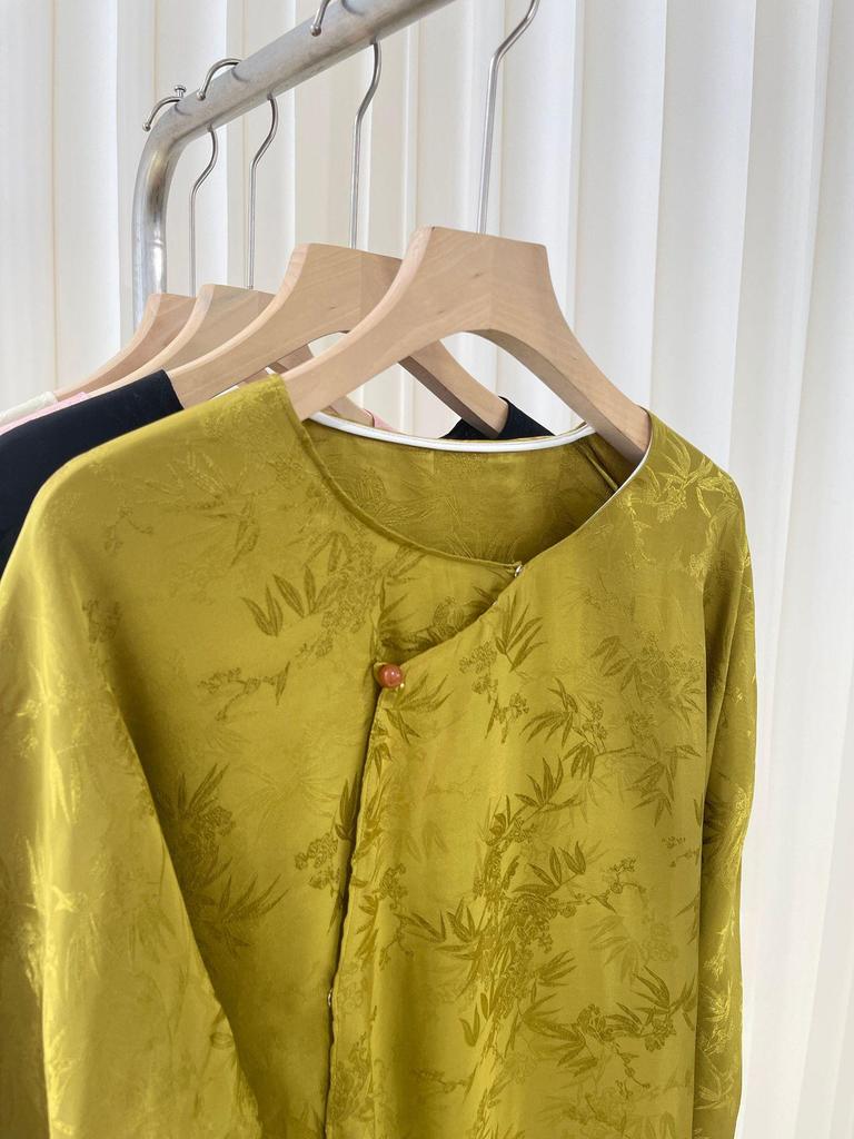 2024 Spring Women's Retro Chinese Style Agate Button Slanted Lapel Top