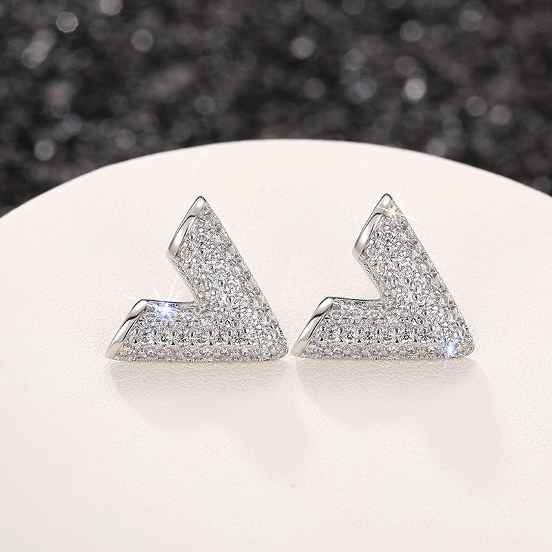 V Shape Stud Earrings for Women Sparkly Pave Set Geometric Earrings Minimalist Daily Fashion Jewelry