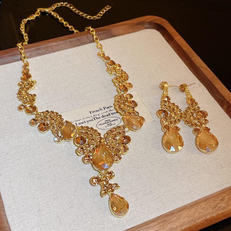 European & American Luxury Zircon Jewelry Set: Retro Clavicle Chain Necklace, Versatile Fashion Accessory