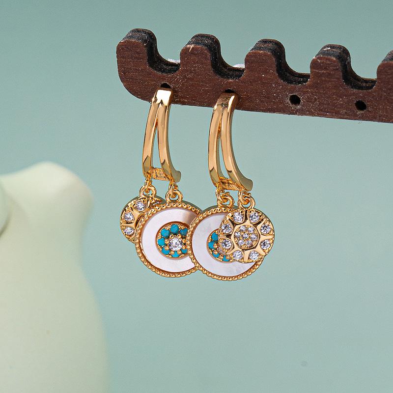 Naszyjnik z okrągłym wisiorkiem z pereł słodkowodnych i cyrkonii 2025 z bransoletką koralikową