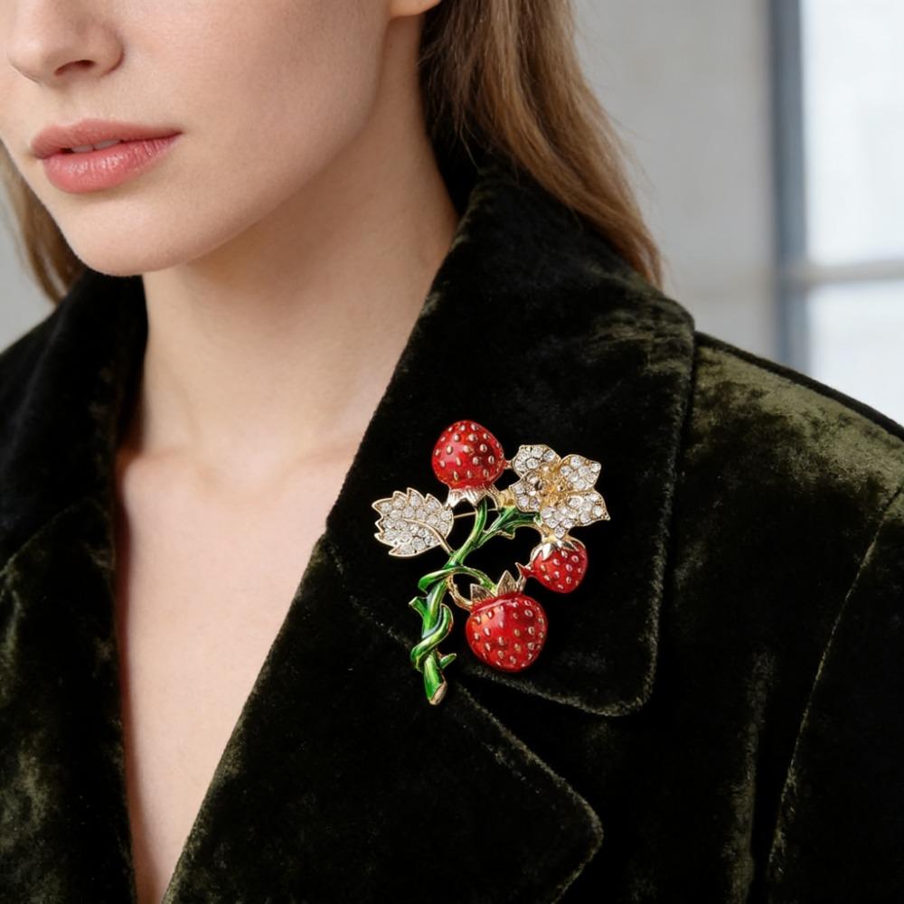 Vintage Enamel Strawberry Brooch Rhinestone Flower Lapel Pin for Women Men Clothing Accessories Gifts