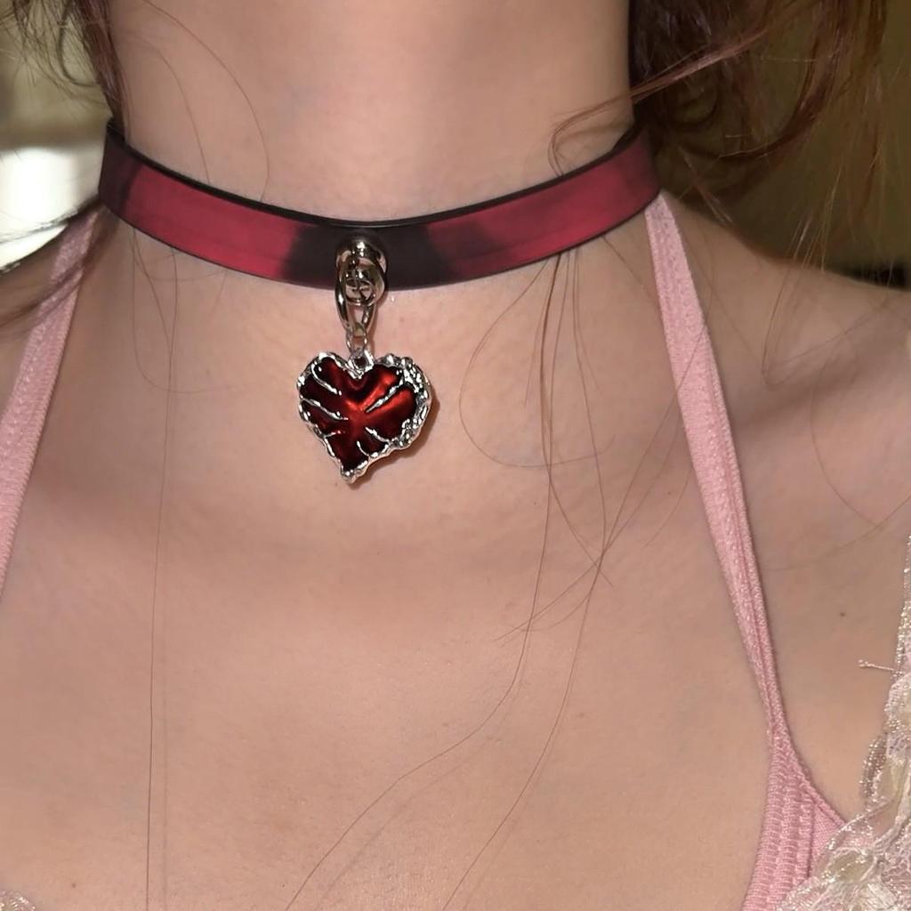 Chique Pittige Meisje Leren Bel Choker Ketting – Uniek Minderheidsontwerp