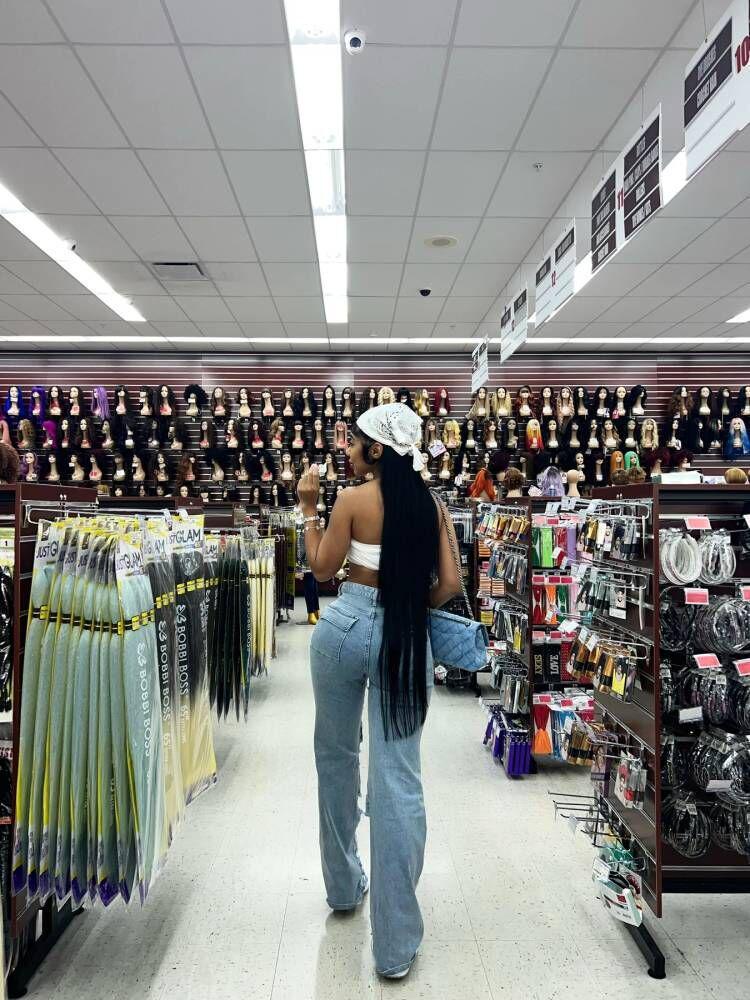 European and American Women's Casual Denim Ripped Jeans: New Hot-Selling Fashion Long Pants