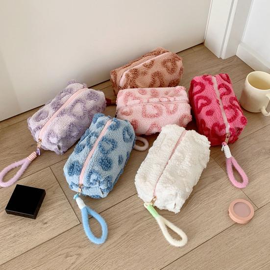 Plyschhjärta Sminkväska 3D Luddiga Hjärtan Sminkpåse Söt Fluffig Sminkorganisatör Necessär för Kvinnor Flickor