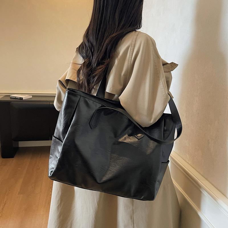 Large bag women's short-distance travel bag Korean version of simple large-capacity yoga fitness shoulder handbag luggage bag