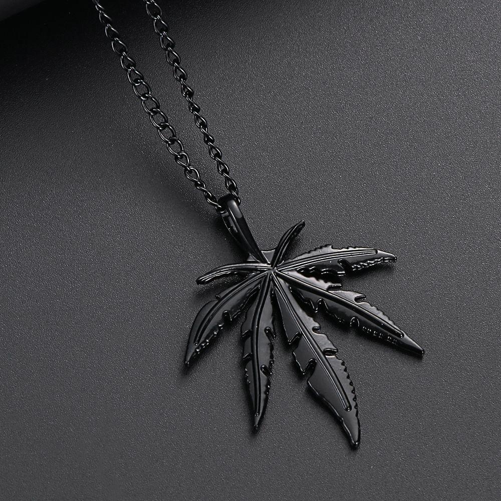 Gift Fashion Titanium Steel Rock Punk Retro Hip Hop Choker Leaf Pendant Maple Leaf Necklace