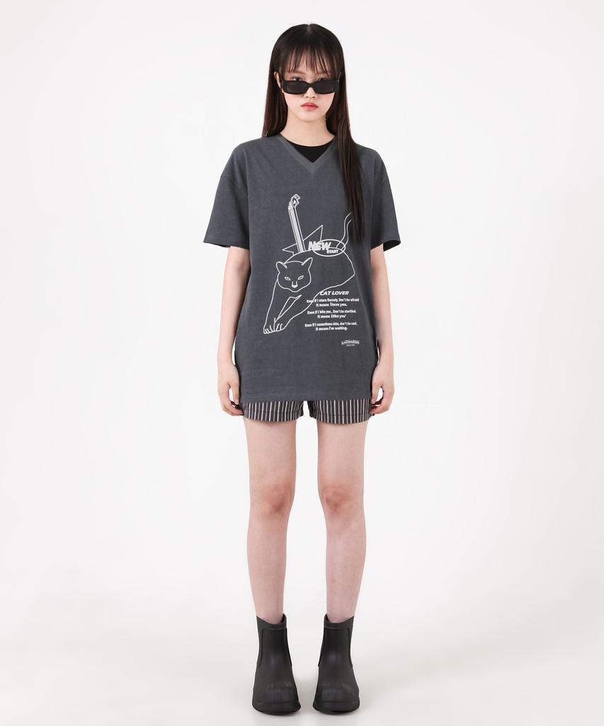 KATHARSIS Cat Lover V-Neck T-Shirt Charcoal One Size