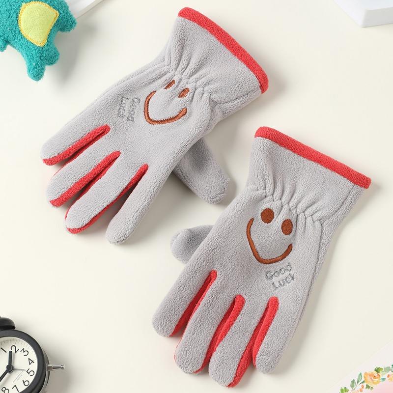 Children's men's and women's velvet autumn and winter Austrian velvet students riding skin-friendly outdoor warm and cold-proof cute cartoon gloves