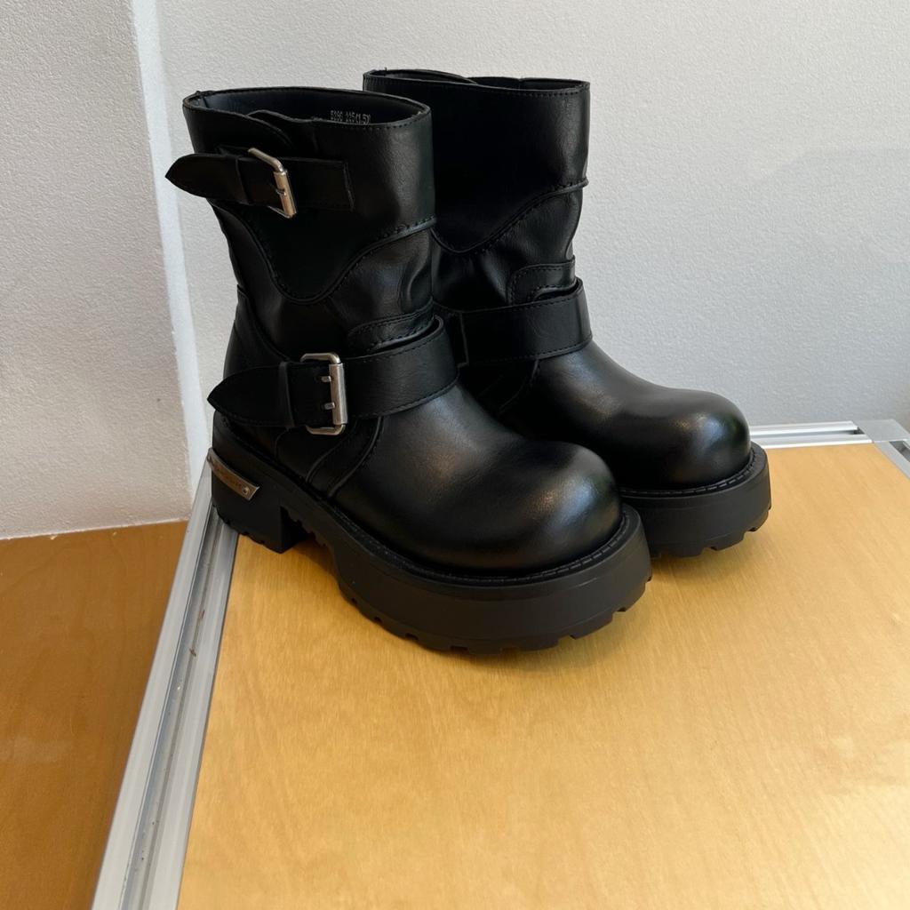 Autumn new leather thick-soled belt buckle Martin boots women's retro mid-tube locomotive boots