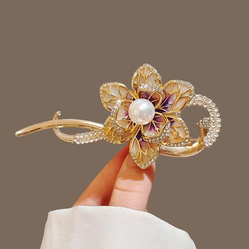Factory direct fashion flower pearl twist clip elegant hairpin Internet celebrity head spring clip