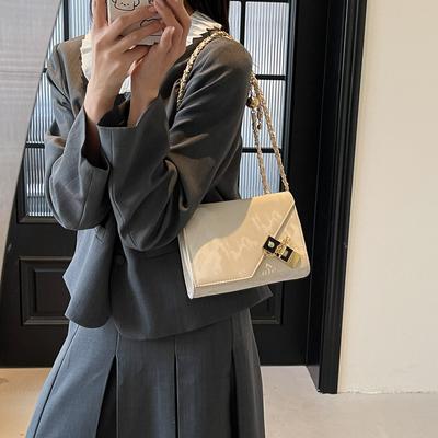 Korean Version of Fashionable Solid Color Chain Small Bag Women's 2025 Spring New Versatile Simple Messenger Small Square Bag
