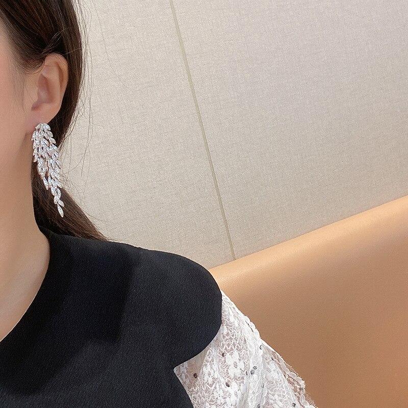 Luxury Brand Jewelry Wedding Party Long Temperament Leaf Tassel Dangle Earrings Micro Pave Cubic Zirconia Fashion Earring