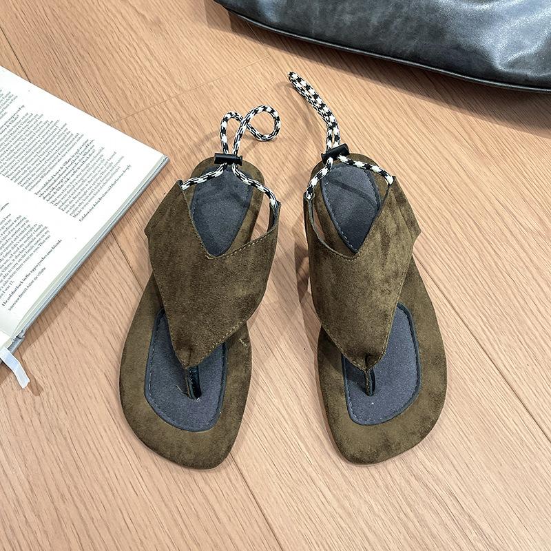 French Retro Niche Design Sense Flat Bottom Pinch Foot Herringbone Cool Slippers Women Wear Summer Fashion New Sandals Women