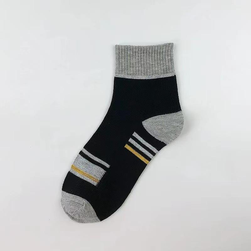 Men's Spring and Autumn Striped Sports Sports Sweat Absorber Deodorant Socks