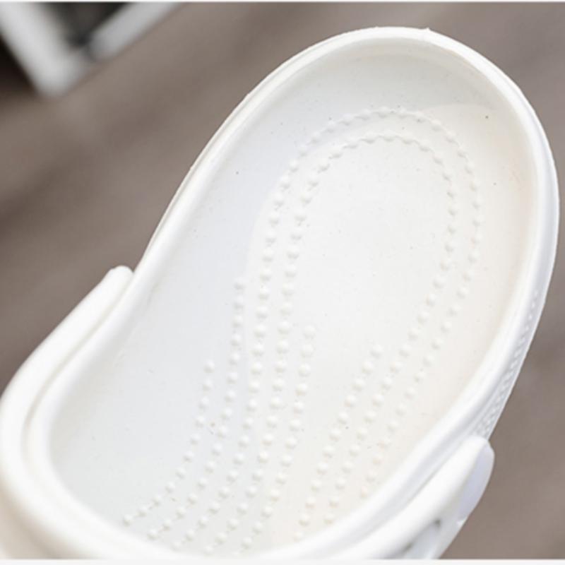 Naiste platvormiga Coros kingad, moekad uued suvised vabaõhusandaalid, pealepandavad