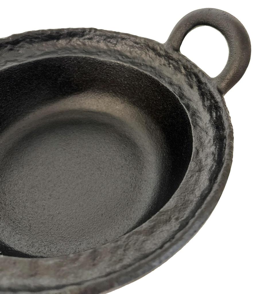 Nanbu Ironware Oisei Hobundo Cast Iron Pot with Wooden Perfect for Hormone and Made In Japan Lid, Yosenabe, Hotpot, Motsunabe, Sukiyaki, 17.6cm,