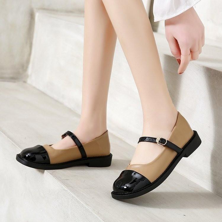 Kleine Lederschuhe mit eckiger Spitze für Damen, Frühjahr 2025 neu, Retro-Studenten-Temperament im britischen Stil, Lackleder, trendige passende Einzel-Schuhe für Damen