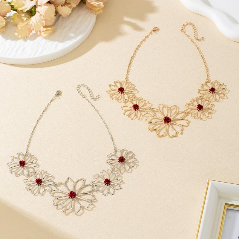 Strip Luxury Atmosphere Sticker Neck Collarbone Necklace Flower Splicing Temperament Atmosphere Banquet Ball Hot Sale