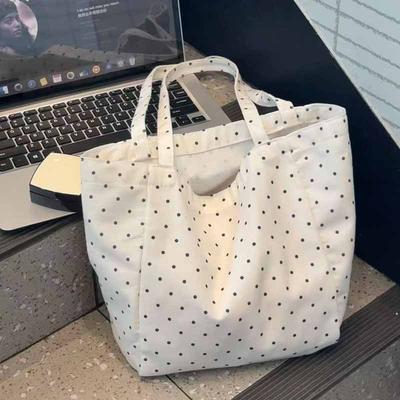 Damentaschen – Geräumige Taschen