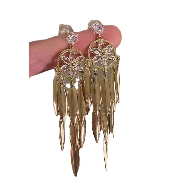 Retro Flower Leaf Fringed Earrings Niche Light Luxury High-end Earrings Fashion Personality Exaggerated Temperament Earrings Women