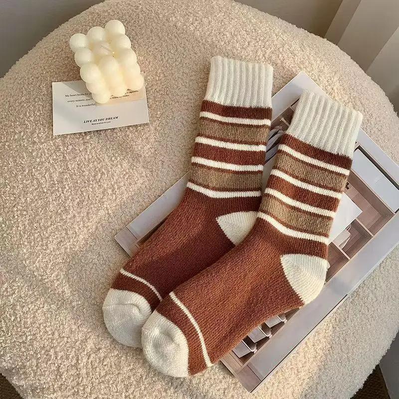 

1 Pair Of Women S Thick Plush Warm Crew Socks - Retro Japanese Style With Bow Detail Perfect For Autumn And Winter One Size