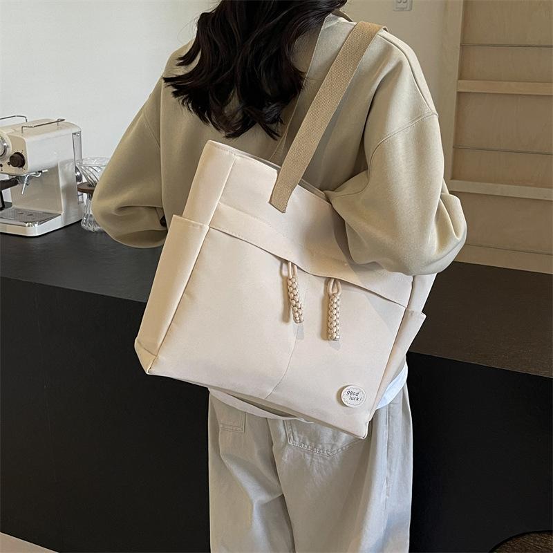 Axelväska med stor kapacitet Kvinnlig resväska Lätt handväska för kvinnor