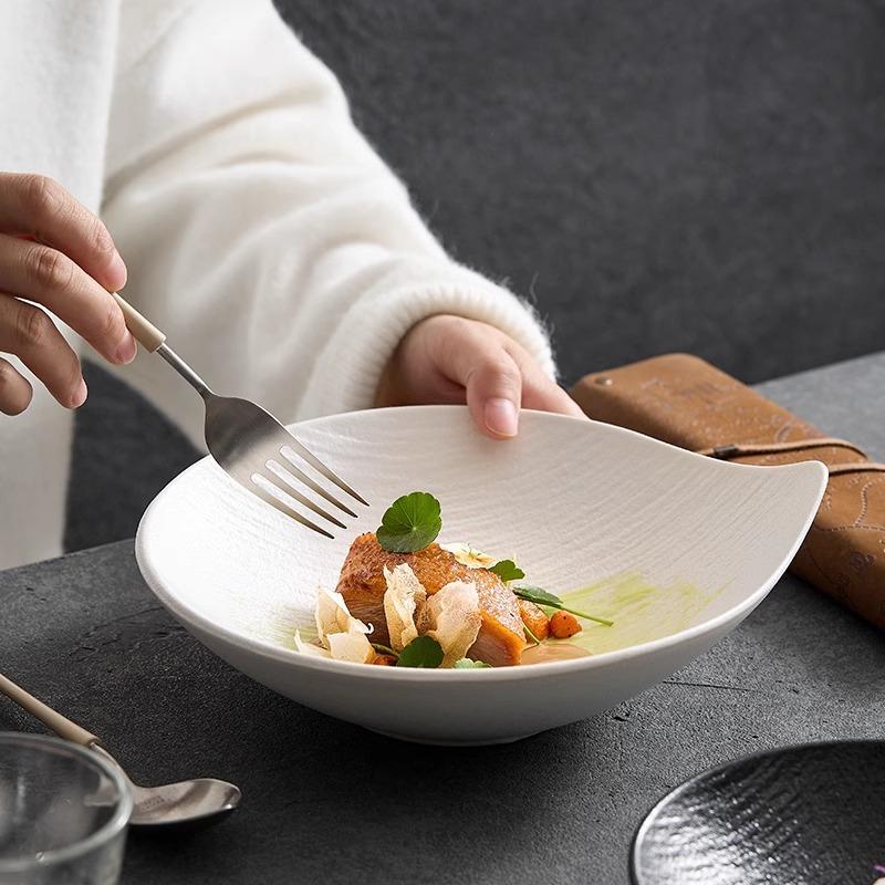 Enkel och prisvärd keramik djup tallrik tallrik specialformad grötskål hushållsfruktfat restaurang hotelltallrik