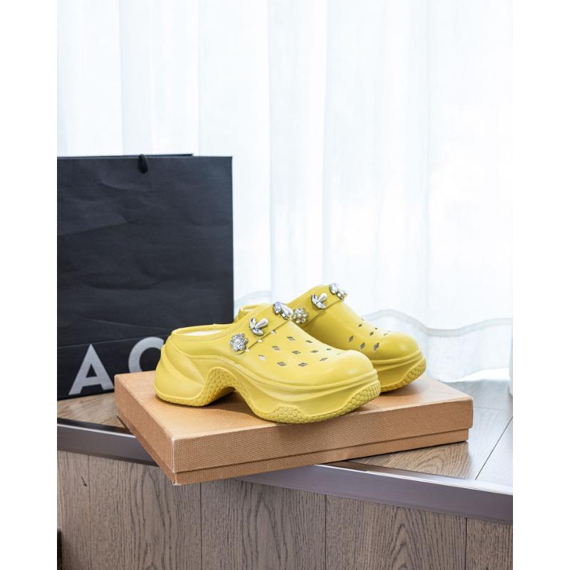 

Women s shoes fashion punching soft cowhide drill word with round head light thick flat bottom bag head slippers 55018-7 34 жёлтый