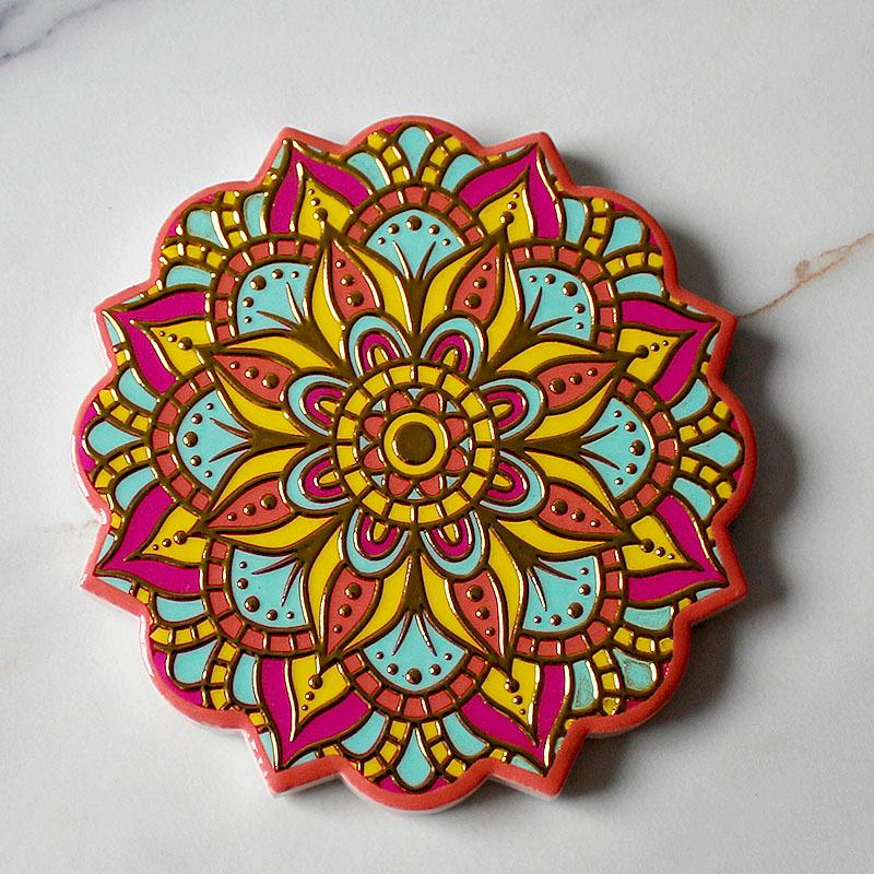 Keramische onderzetter met mandala-bloemmotief - Warmte-isolerende en antislip decoratieve mat voor koffie- en eettafels