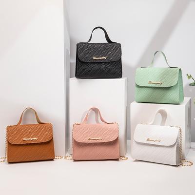 Borsa quadrata piccola da tempo libero autunno e inverno nuova borsa da donna borsa a mano semplice borsa a tracolla con catena goffrata borse transfrontaliere