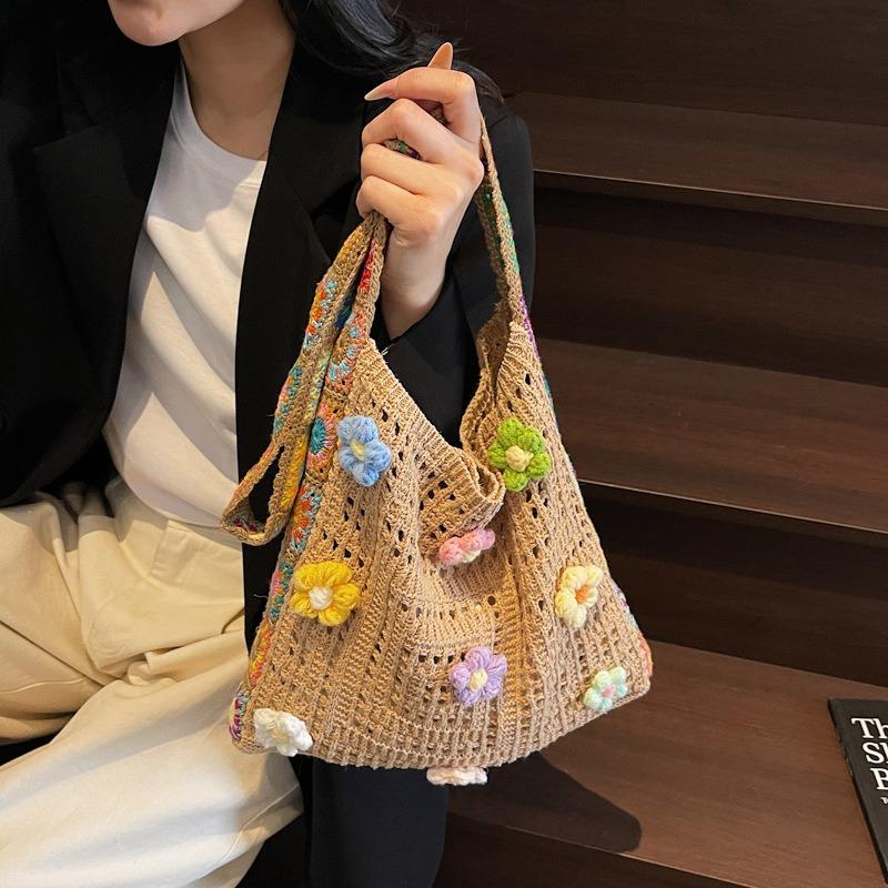 Gestrickte Umhängetasche kleine Blumen-Umhängetasche Mädchen kleiner frischer Rucksack Strandtasche für den Strand