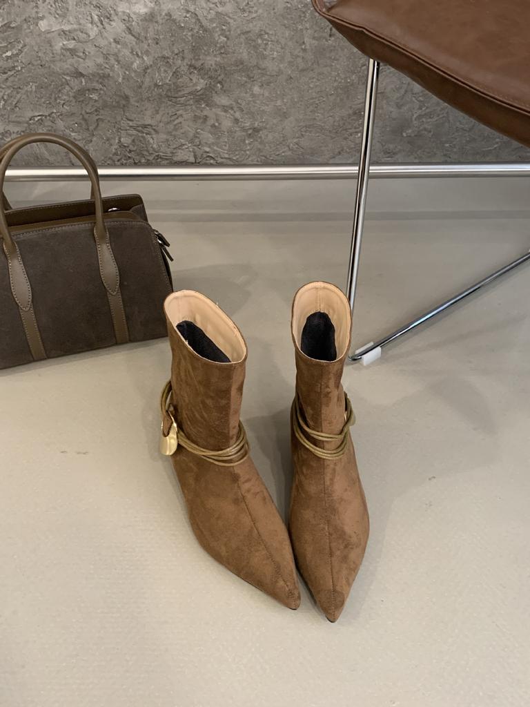 2025 autumn new retro low-heeled Maillard short boots pleated thin pointed pile boots women