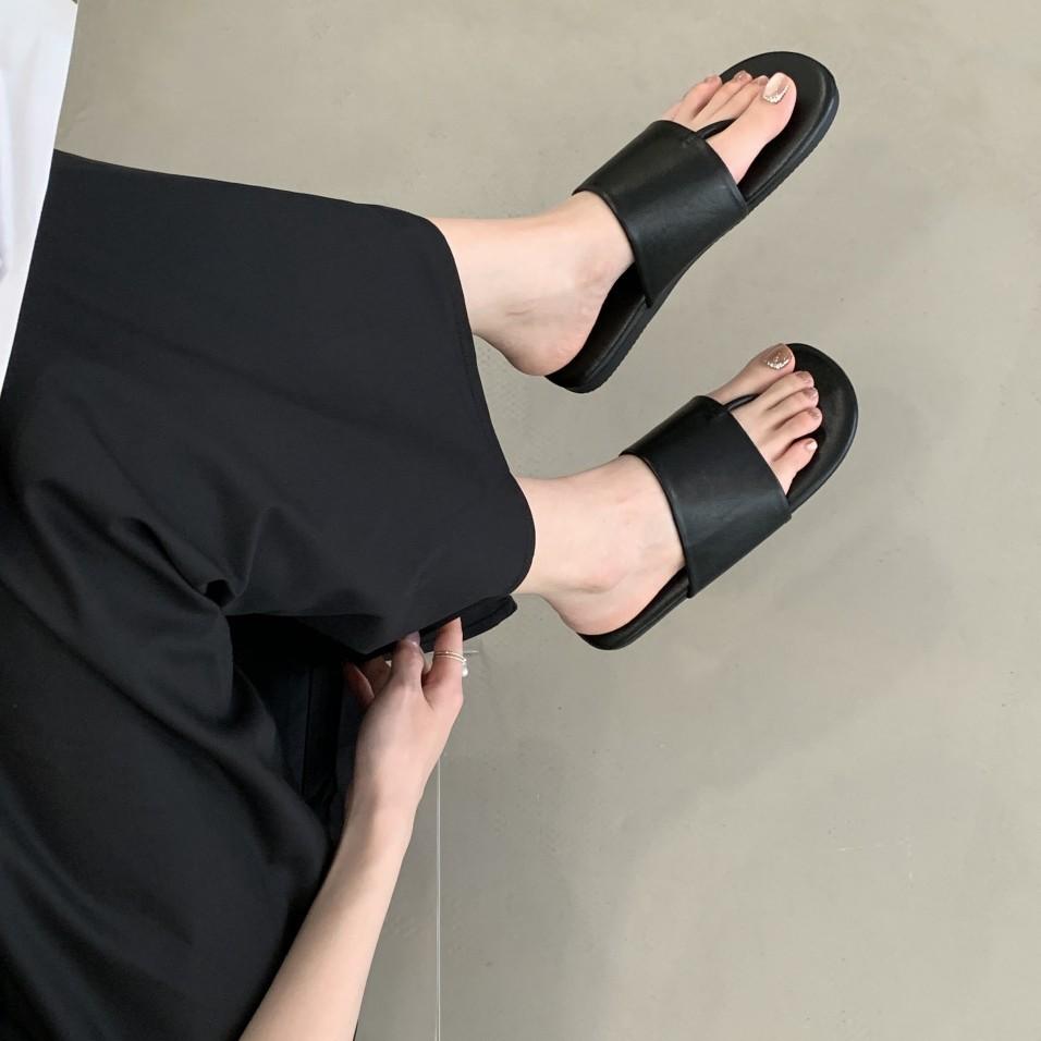 2025 spring and summer new fashion outer wear flat flip-flops women's versatile toe slippers small fragrant sexy