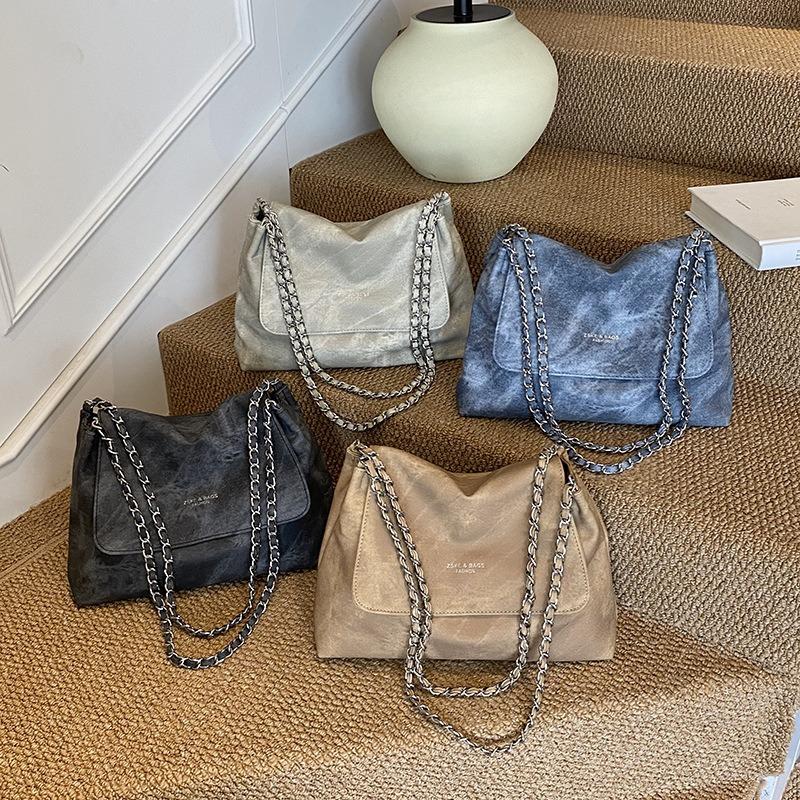 Textured Chain Tote Bag Women's New Fashionable Large-capacity Class Shoulder Bag Fashionable Commuter Bag