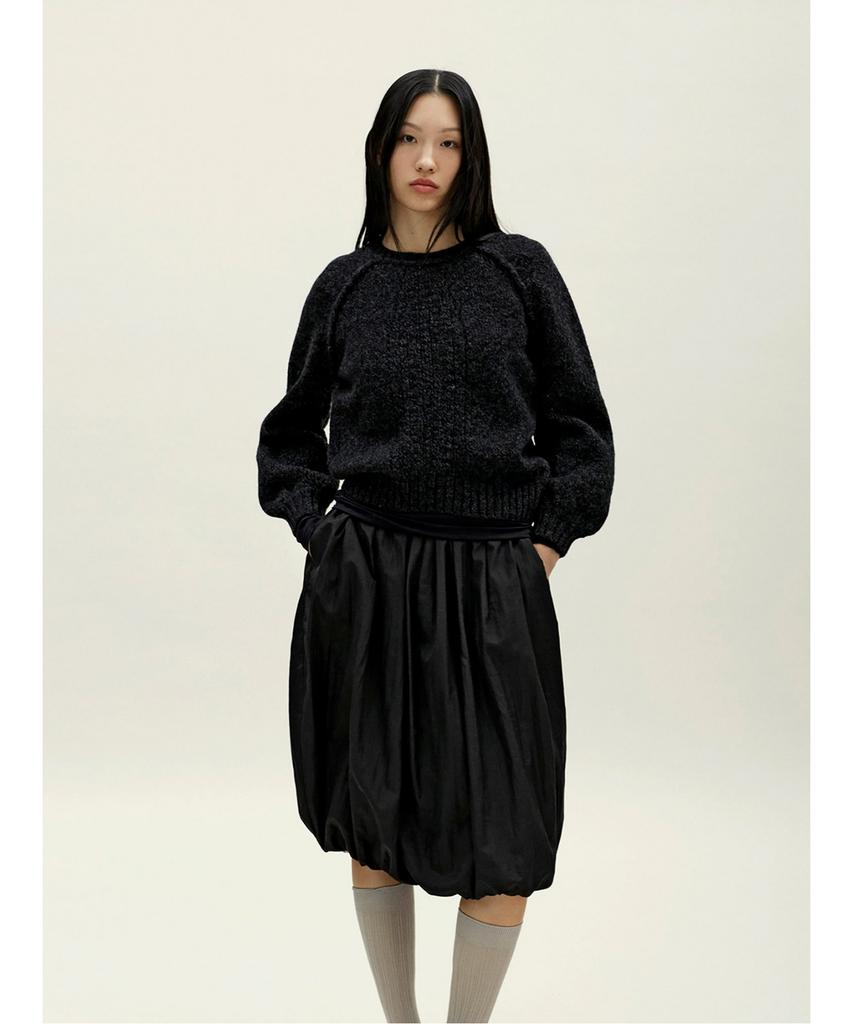 Anggae Wilted Knit Pullover Black