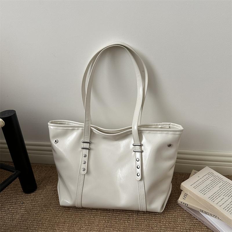Fashionable Commuter Lady's Shoulder Bag for Going To Work on The Go Tote Bag