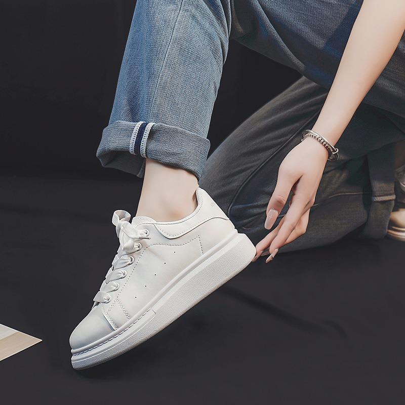 Luminous McQueen Little White Shoes for Women and Men 2 New Student Board Shoes for Couples Breathable Sports and Leisure Shoes Tide