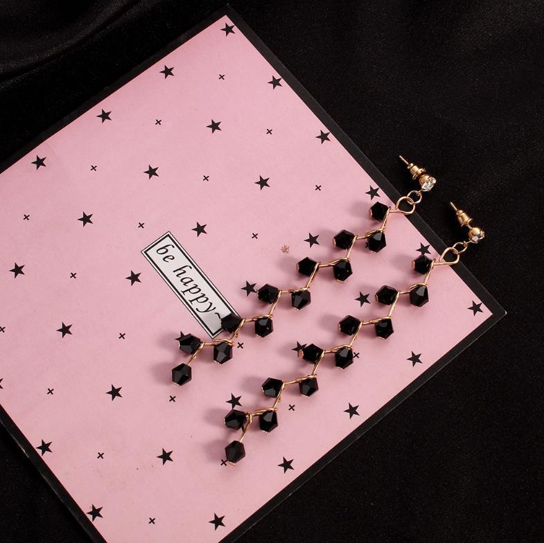 

Korean Crystal Tassel Earrings: Trendy, Versatile, and Elegant Studs чорний