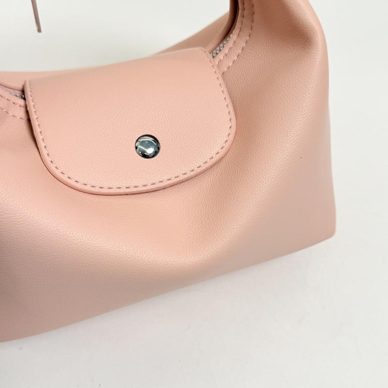 Minimalistische Weiche PU-Schultertasche für Damen Gebogene Silhouette Klappenverschluss