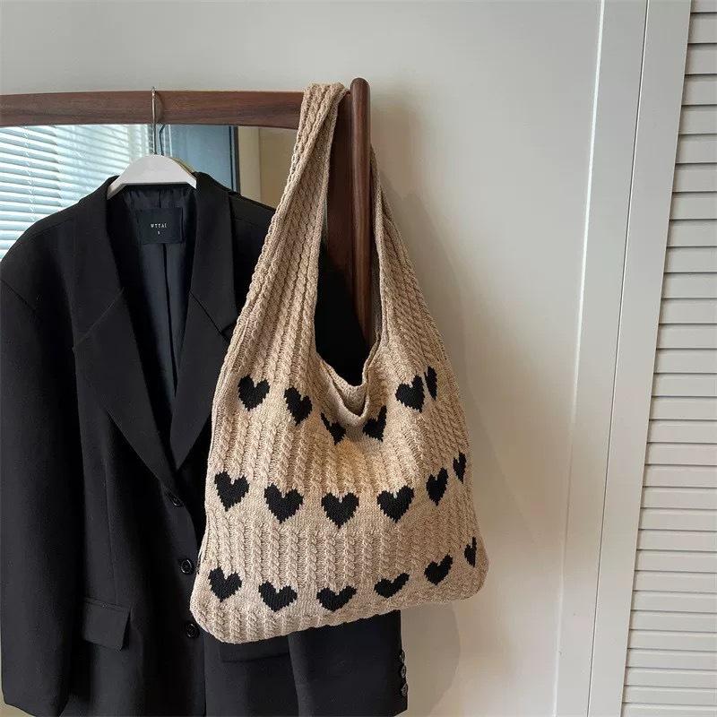 Summer super fire woven bag women's new literary and artistic style wool knitted vacation beach bag shoulder messenger bag