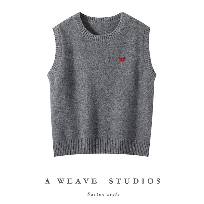 Autumn/Winter Heart Embroidery Cashmere Sleeveless Vest Pullover