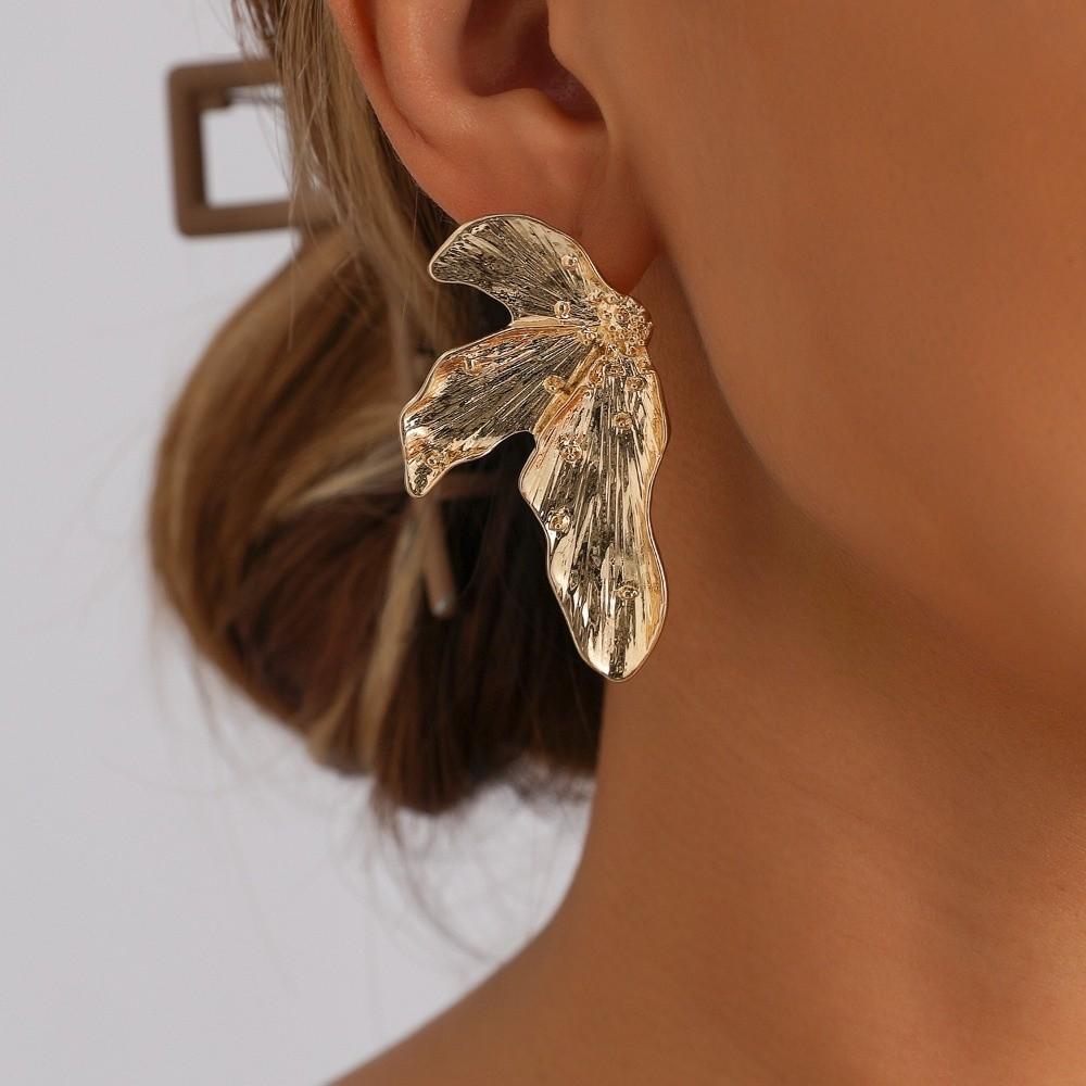 Gold Color Leaf Earrings Exaggerated Fashion Jewelry New Metal Geometric Earrings Holiday