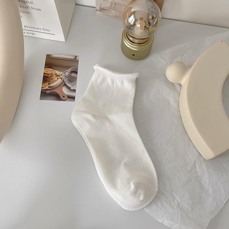 

Female Spring and Autumn Leisure Miscellaneous Roll Edge Students in The Tube Pile Pile Cotton Socks 1 pair белый