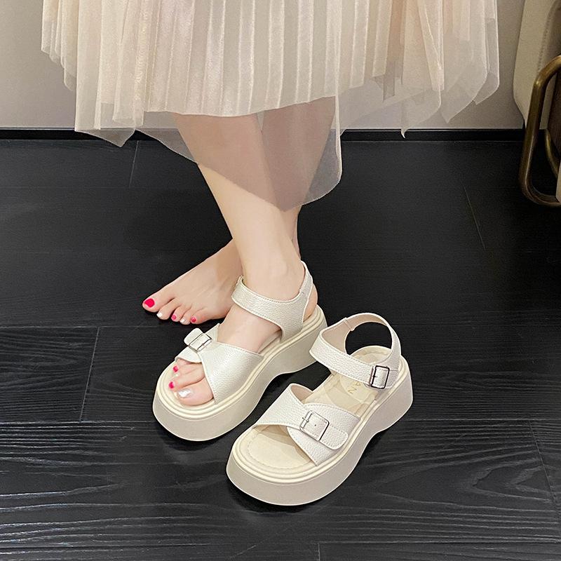 Platform Sandals Women's 2025 Summer New Korean Version Fashion Round Head Open-toed Belt Buckle Casual Beach Roman Sandals