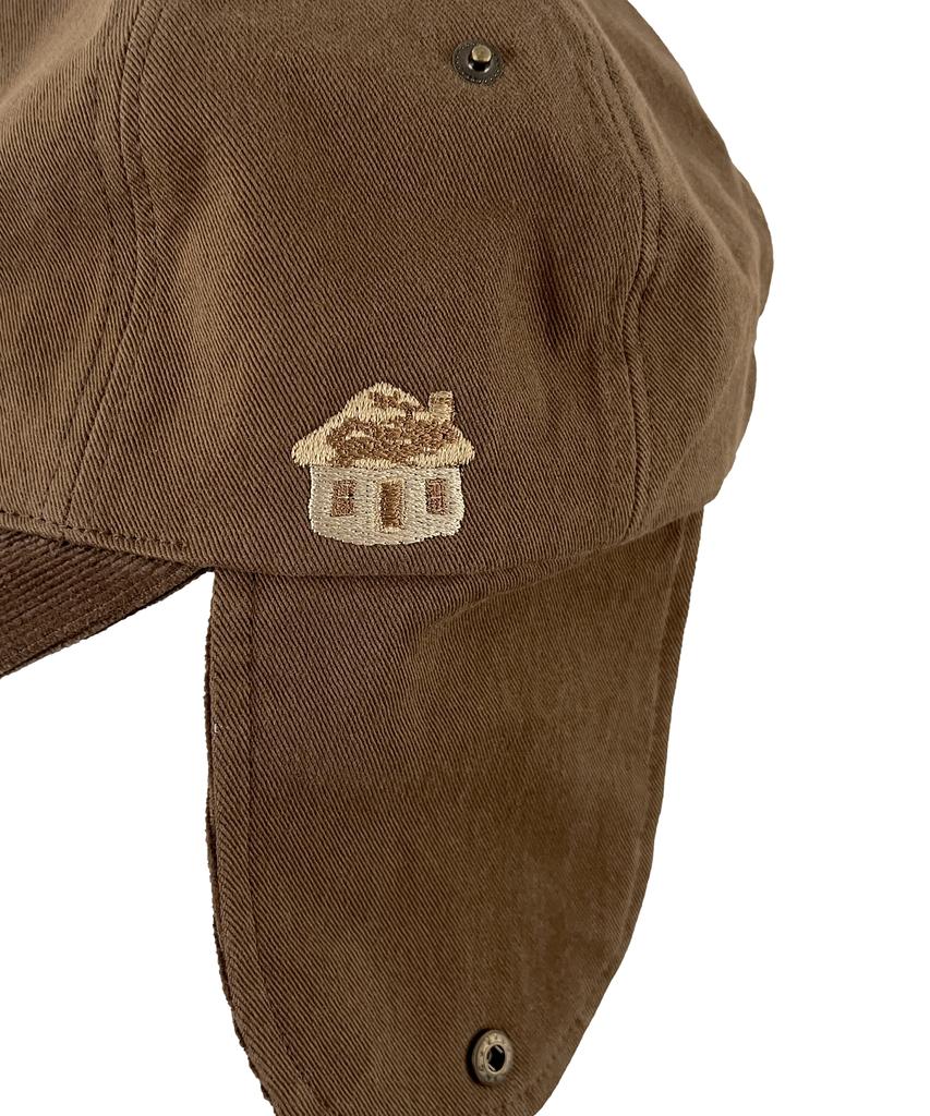 THE COLDEST MOMENT Tcm House Earflap Cap (Brown)