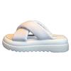 Kleine frische und coole Hausschuhe werden draußen getragen, und die neue dicke Sohle erhöht die Höhe im Sommer.. Lässige Ein-Riemen-Sandalen sind im Trend.